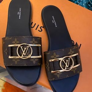 Women’s brand new Louis Vuitton slides